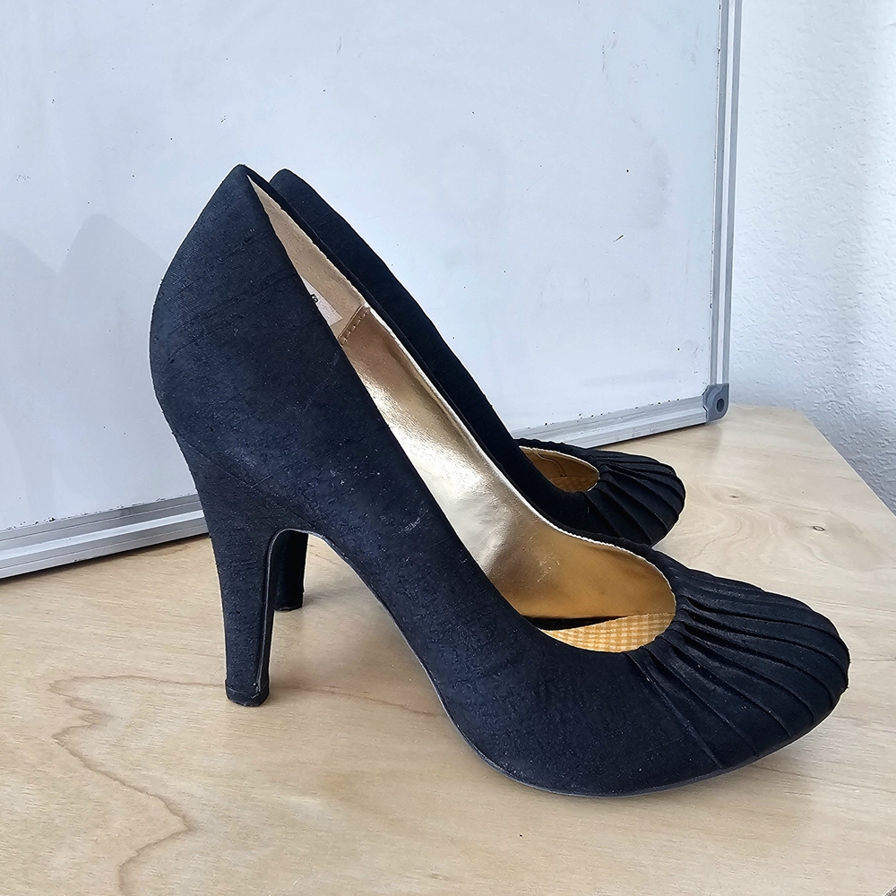 Rocket Dog Black Pleated Heels